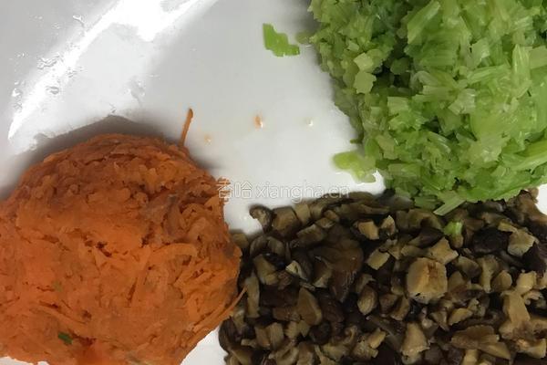 芹菜香菇肉包的做法图解1