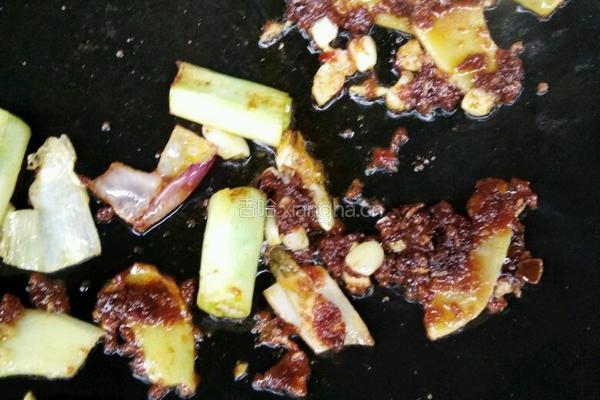 压锅白鲫鱼的做法图解3
