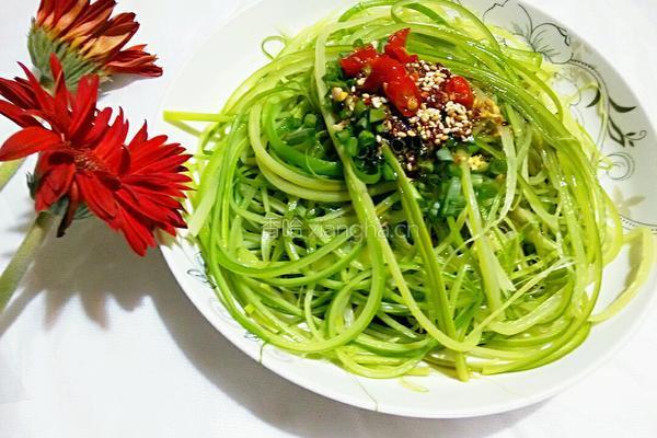 手撕蒜苔