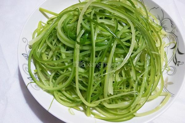 手撕蒜苔的做法图解3