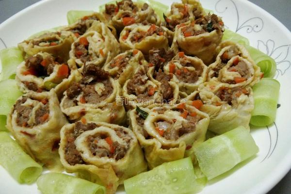 蛋皮肉卷的做法图解2