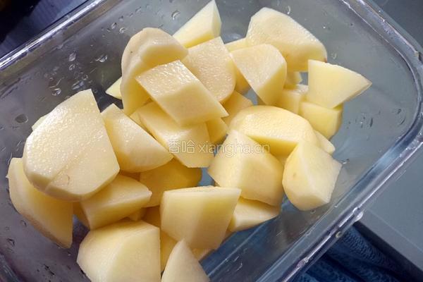 土豆红烧肉的做法图解2