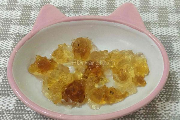 雪莲子桃胶枸杞银耳羹的做法图解2