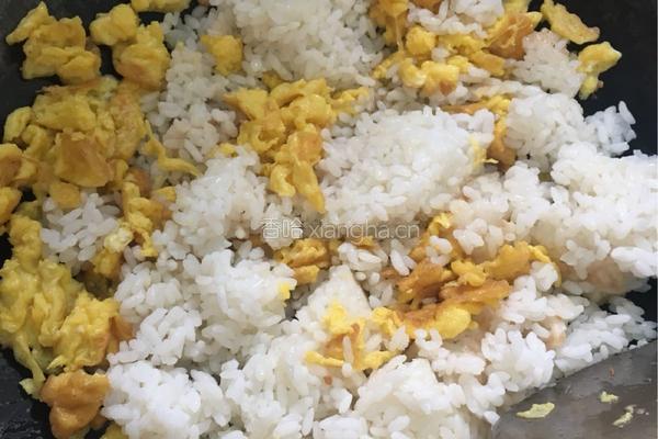 腊肠蛋炒饭的做法图解6