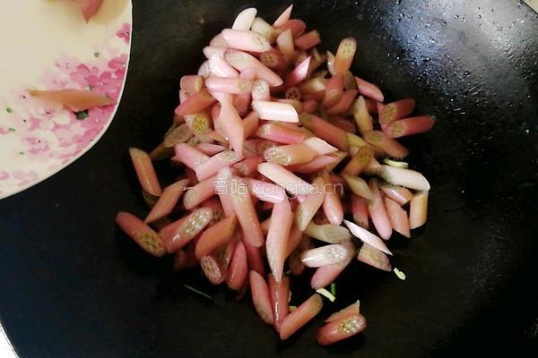 炒糖醋芡实茎的做法图解6
