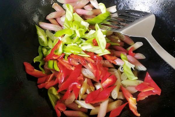 炒糖醋芡实茎的做法图解7