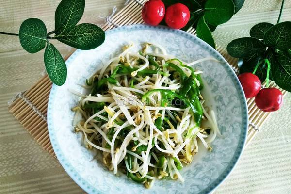 炒青椒绿豆芽的做法图解9