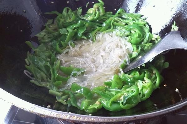 青椒炒粉条的做法图解6
