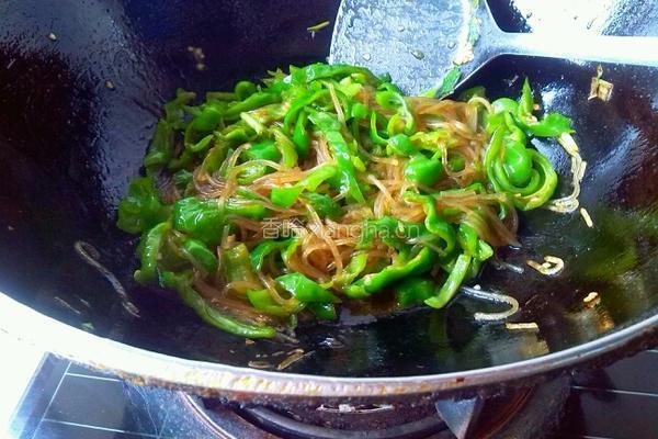 青椒炒粉条的做法图解7