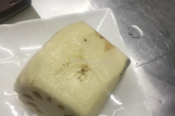 素炒莲藕的做法图解1
