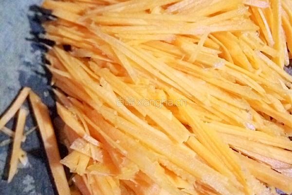 胡萝卜丝炒鸡蛋的做法图解3