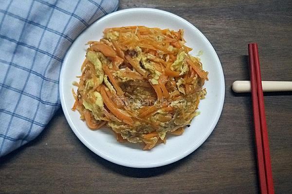 胡萝卜丝炒鸡蛋的做法图解11
