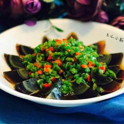 彩椒皮蛋的做法[图]