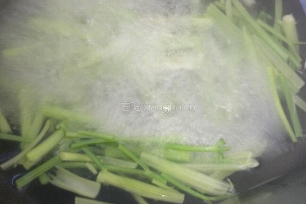 芹菜拌萝卜的做法图解4