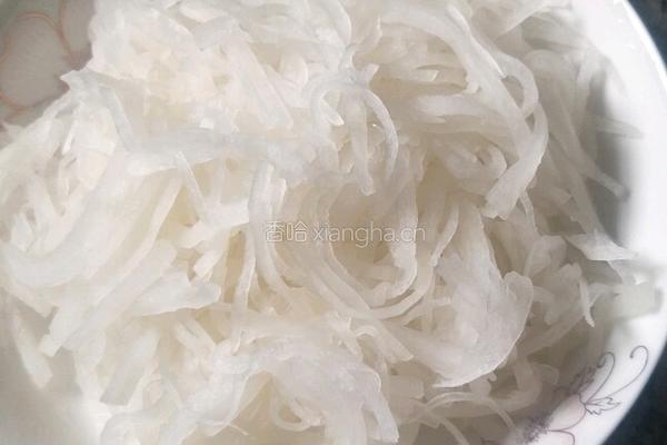 芹菜拌萝卜的做法图解5