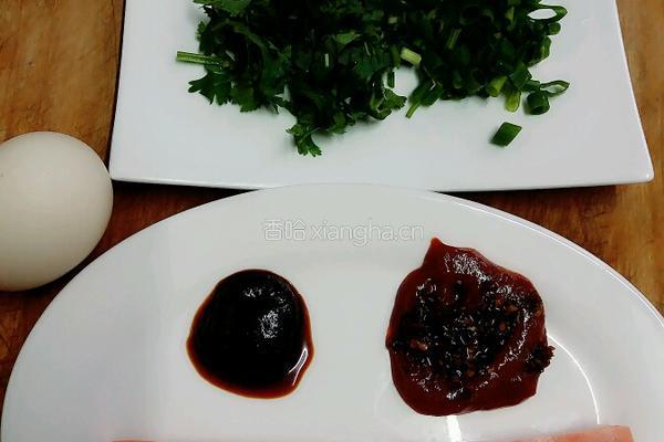 火腿鸡蛋饼的做法图解1