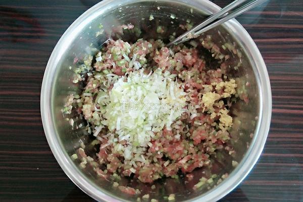 芹菜肉馅的做法图解5