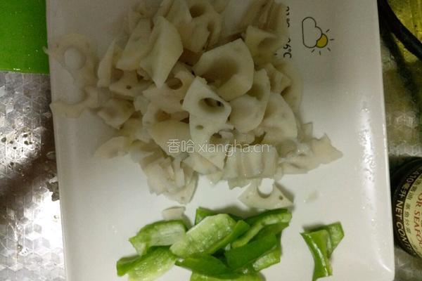 蚝油青椒藕丁的做法图解2