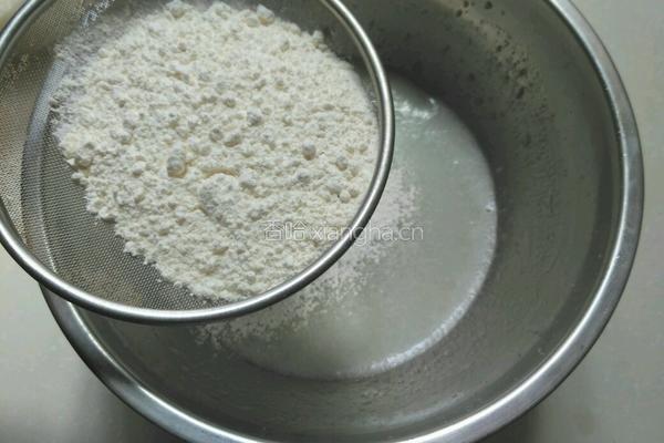 六寸戚风蛋糕(后蛋法)的做法图解2