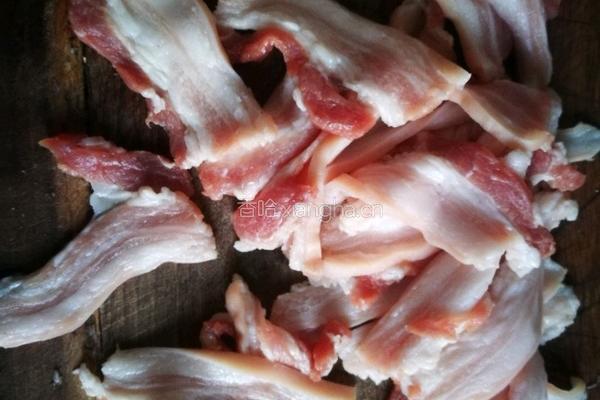 蒜苗豆豉回锅肉的做法图解1