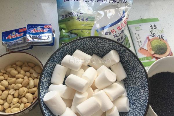 抹茶牛轧糖的做法图解2