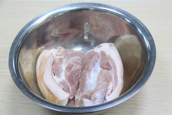 粤菜中广受欢迎的美味蜜汁叉烧的做法图解2