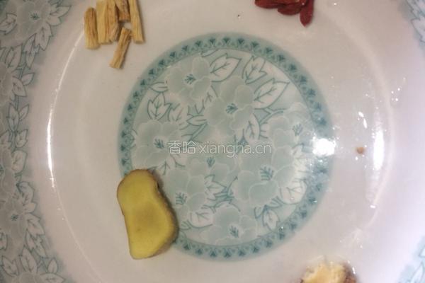 天麻猪脑汤的做法图解2
