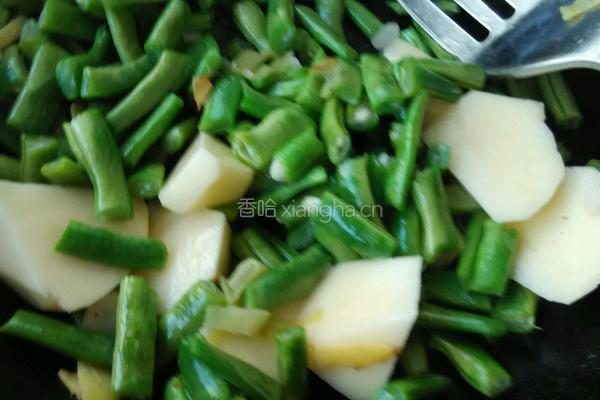 土豆烧豆角的做法图解10