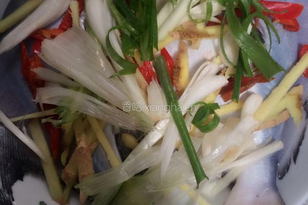 清蒸金鲳鱼的做法图解4
