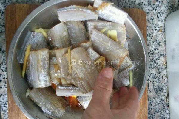 清蒸带鱼的做法图解4