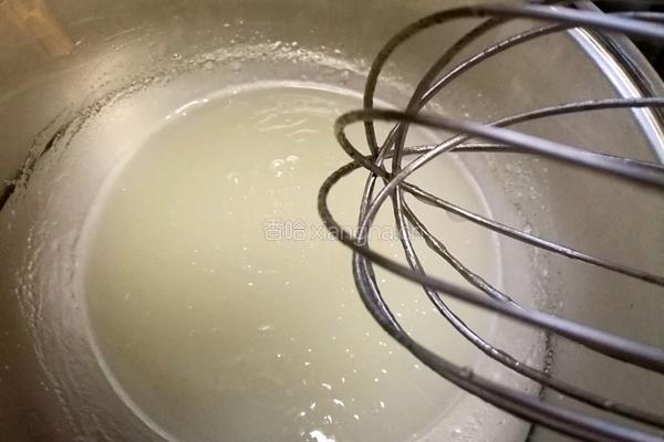 蒸香蕉蛋糕的做法图解1