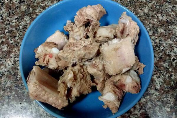 排骨烧苦笋的做法图解4