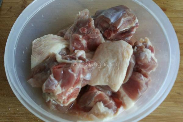 香菇土豆烧鸭腿的做法图解2