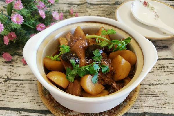 香菇土豆烧鸭腿的做法图解11