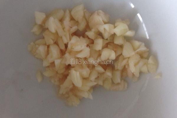 蒜蓉蚕豆的做法图解2