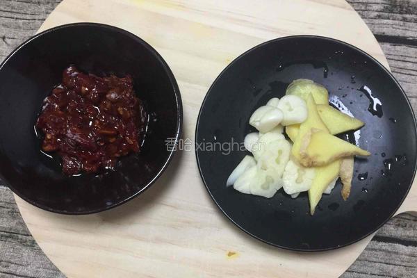 香干回锅肉的做法图解2