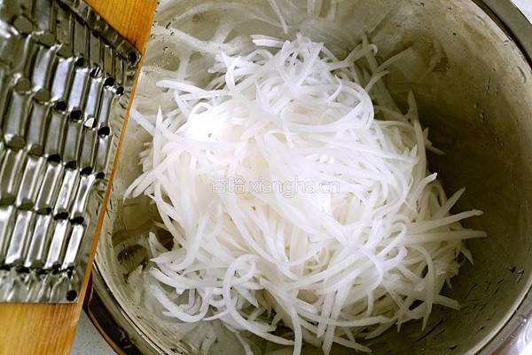 萝卜丝虾皮油墩子的做法图解2