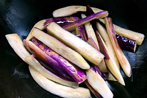 咸鱼茄子煲的做法图解3