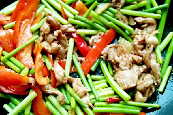 蒜苔炒肉的做法图解6