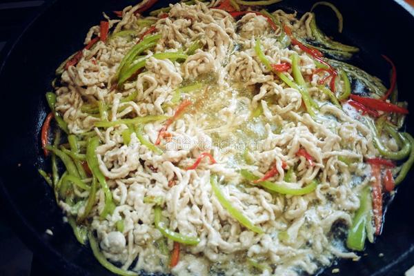 嫩姜芽炒肉丝的做法图解7