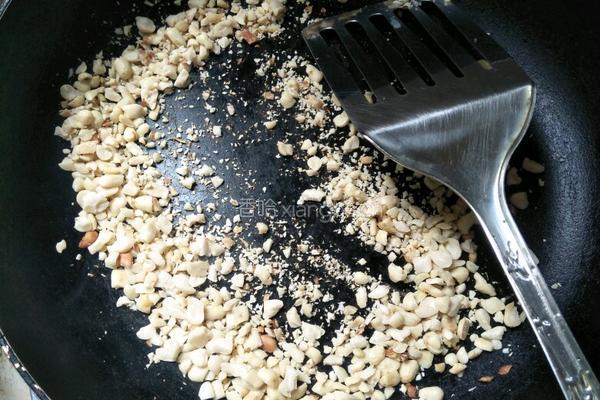 抹茶牛轧糖的做法图解2