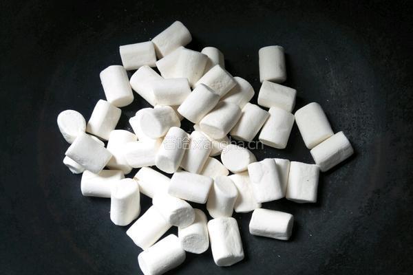 抹茶牛轧糖的做法图解3