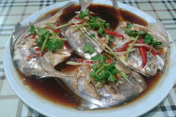老屋私房菜 油泼鲳鱼的做法图解3
