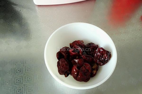 红枣酸奶的做法图解1