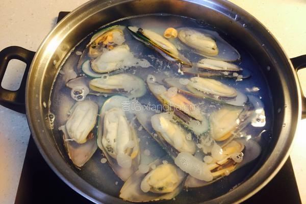 奶油蘑菇汁青口贝的做法图解7