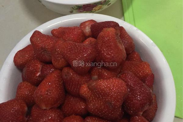 草莓果酱的做法图解3