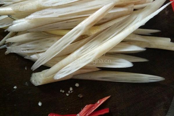 爆炒藕尖的做法图解1