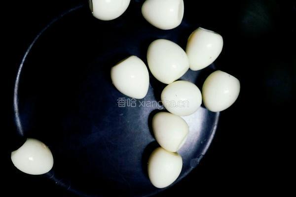卤鹌鹑蛋的做法图解1