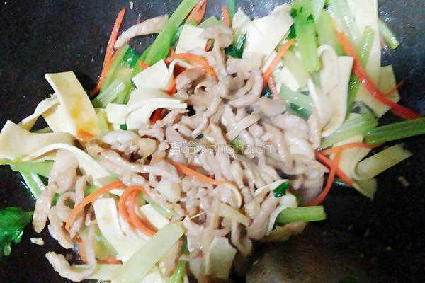 千张炒肉丝的做法图解7