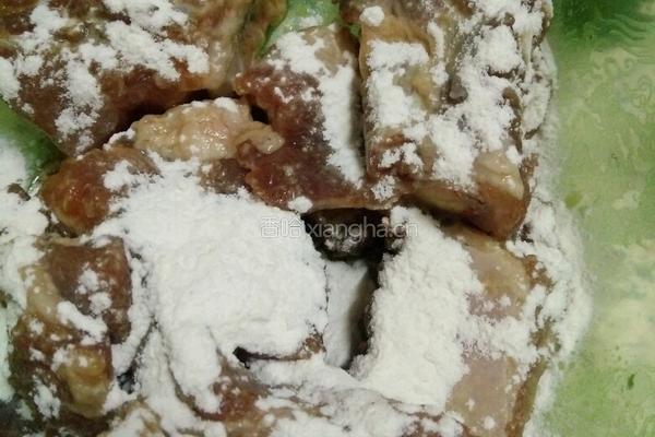 椒盐排骨的做法图解2